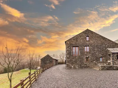 Bretherdale Barn Hotels near Junction 38 Services