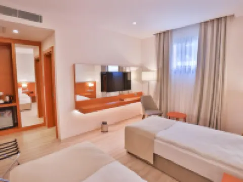 Caddemm Inn Hotel 法馬古斯塔酒店