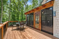 NEW Charming family friendly 3-bedroom cabin on serene Lake Keowee with Dock