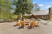 Spacious log cabin in Warrensburg w/ Hot Tub: 15 Mi to Lake George - 4-Star