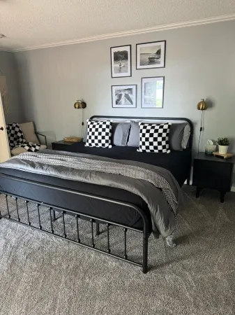 5 Br Spacious Lake House with Hot Tub