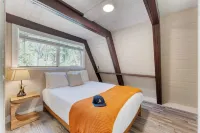 스페클드 바이 아반트스테이, 현대적인 인테리어, 호수까지 0.5마일! North Tahoe Art Center 주변 호텔