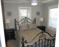 3/1 bath behind Alumni Hall! Walk TO Stadium/UF/O'Connell Center