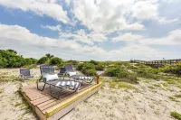 Oceanfront Amelia Island Cottage Deck and Boardwalk - spa