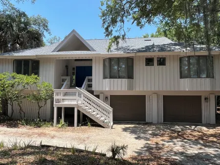 Snowbirds Special Rates! Golf Cart and 2 Amenity Cards Included.