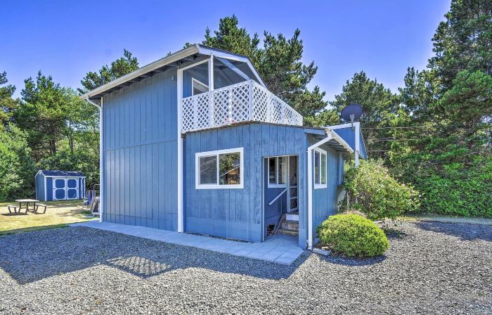 Coastal Pnw Gem w/ Hot Tub - Walk to Beach!