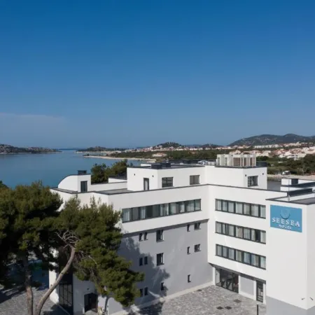 SeeSea Hotel