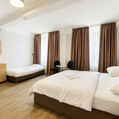 Cityhotel Storch Hotels near Piusstrasse Underground Station