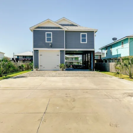 Resort Perks Waterfront Rockport Home!