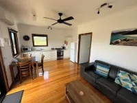 Prom Coast Holiday Lodge Hotels in Foster