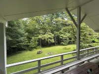 Rock Ridge Base Camp @ DuPont - 6.5 Acres, Sleeps 5, Ride from the House Hotels in Crab Creek