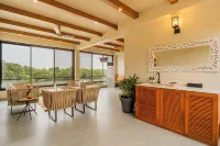 ELIVAAS VILLA FLEUVE Hotels in Pilerne Industrial Estates