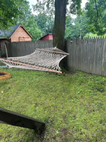 Uptown Getaway, walkable to amenities, restaurants, bars, & farmers market Hoteles en Kingston