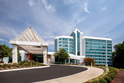 Holiday Inn Newport News - Hampton Hotels near George Washington University