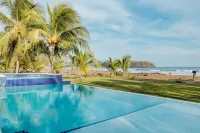 Beachfront Home + Private Pool, Playa Venao, Sleeps 10+