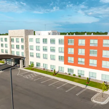 Holiday Inn Express & Suites MARINETTE by IHG