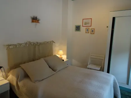 Quiet vacation home on the edge of the national forest, 600m from the sea