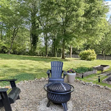 Travelers Rest Cottage near Swamp Rabbit Trail