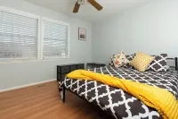 Fully Renovated 2 bdrm/2.5ba near UNC & Weaver St! Hotels in Carrboro