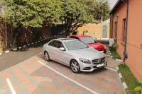 Emperor Lodge and Tours - parking