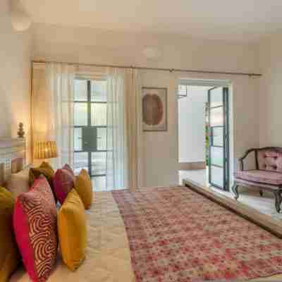 Casa Brilhante - 4BR Villa w Private Pool & Garden Rooms