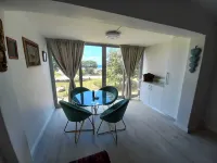 Cosy apartment by the ocean, located in a family friendly town.