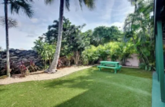 Stylish 2BR oasis w/BBQ and pool Hotels in 