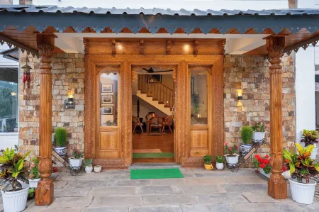 Yecha House - Mountain & Lake View Retreat, Bhimtal