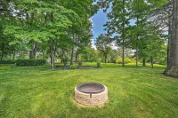 Cozy 3 Bedroom Cabin Fits up to 10 Guests!