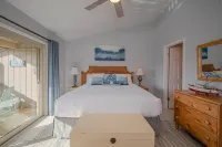 Seaside Cottage with water views! فنادق في روكبورت