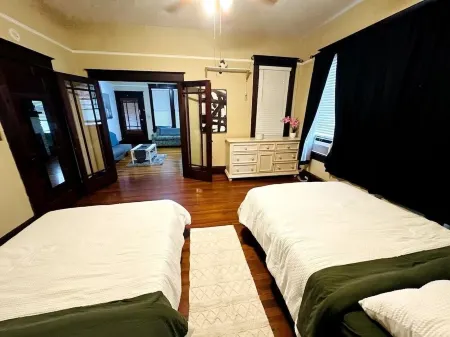 Charming apartment in awesome Gainesville with AC