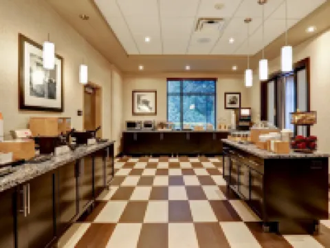 ハンプトン  イン バイ ヒルトン チリワック チリワックのホテル