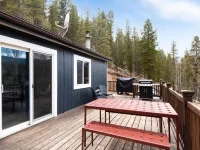 Aspen Glow Cabin - a charming 2-bedroom cabin with mountain views & wood stove Hotels in Bailey