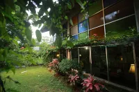 Terrific chalet with WiFi in charming Kandy Hotels in Hantana