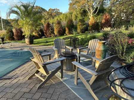 Inn The Vineyard: Secluded Waterfront Family Vacation Home in Mattituck Отели в г. Мэттитак