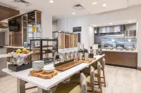Hilton Garden Inn Cincinnati/Midtown - Bữa sáng