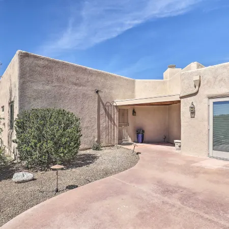 Tucson Home w/ Patio - Near Outdoor Adventure Hotels in Tanque Verde