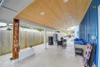 Westport Home w/ Hot Tub: 2 Blocks to Beach! - Pysäköinti