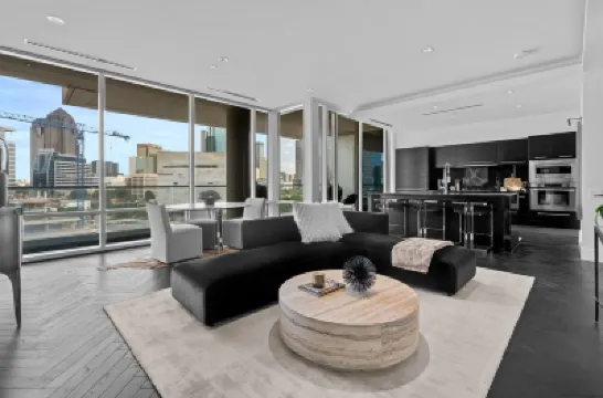 Luxury Condo in Dallas Victory Park, amazing downtown views, walk to AAC Hotels in Victory Park