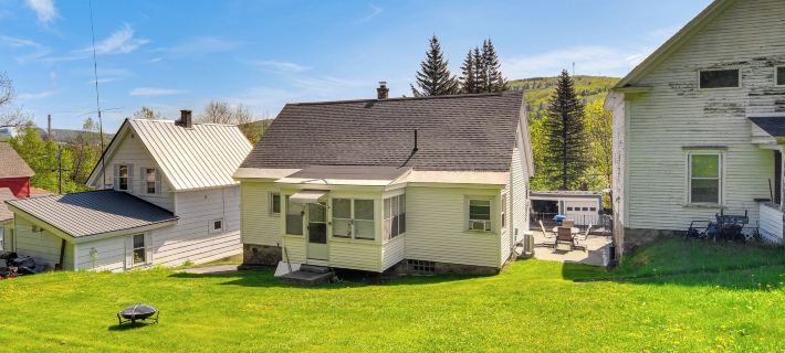 Cozy Home w/ Atv Trail Access in Berlin! Hotels in Coos County