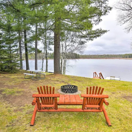 Cozy DAM Lake Escape w/ Dock, Yard & Water Access!