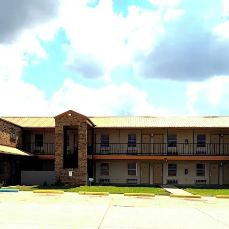 Southern Comfort Motel Отели рядом с достопримечательностью «Стадион «Легион-Филд»»