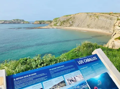 Casa Branca Cantabria: Spacious first floor with garden 500m from the beach | Wifi/Garaje