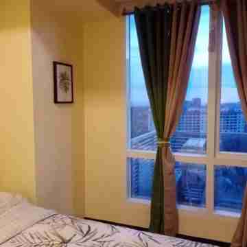 Sea view condo for short term or long term rental in Mactan Newtown. One Rooms