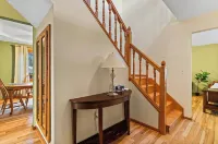 Roadmap Lodging: Garden Oasis by Cedarcrest