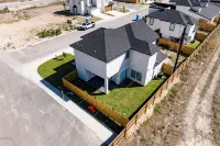 GREAT LOCATION  Beautiful 2-bedroom house in Mission