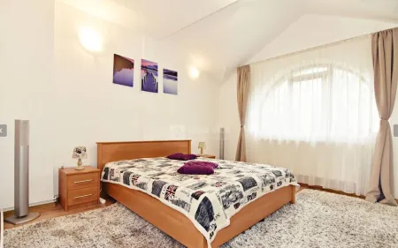 Villaweb Penthouse 2rooms,5min drive city &Airport