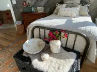 Charming 2-bedroom, 2.5 bath Over-water House on Secluded Beach! Hotels in 