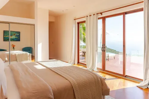 Sun House Malibu - Private Estate with Infinity Pool & Views - 6 bedrooms