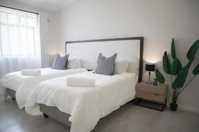 Messe Luxe Charming 2-bedroom apartment with WiFi, AC in amazing Victoria Falls Hotel a 